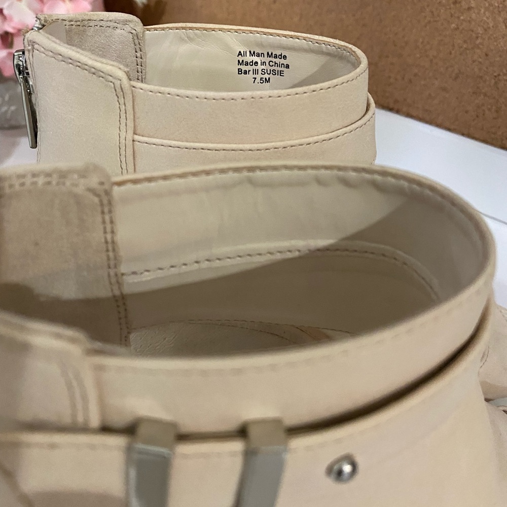 Ivory Wedges - Picture 6 of 7